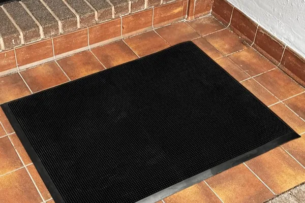 DirtTrap Heavy-Duty Natural Rubber Outdoor Mat
