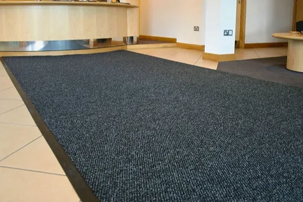 EntraMat Ribbed Heavy-Duty Barrier-Matting Roll